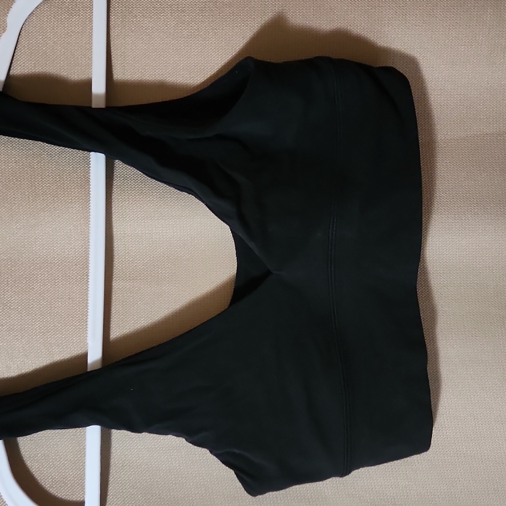 EUC- LULULEMON CROPPED ALIGN BRA TOP